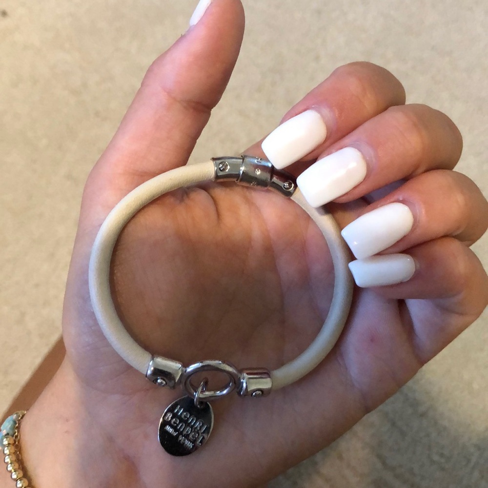 Henri Bendel magnetic clip bracelet